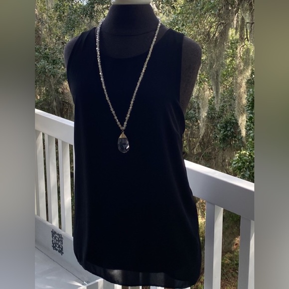 Vince Camuto Sleeveless Black Blouse Size Large in Beautiful Excellent Condition - Picture 4 of 16